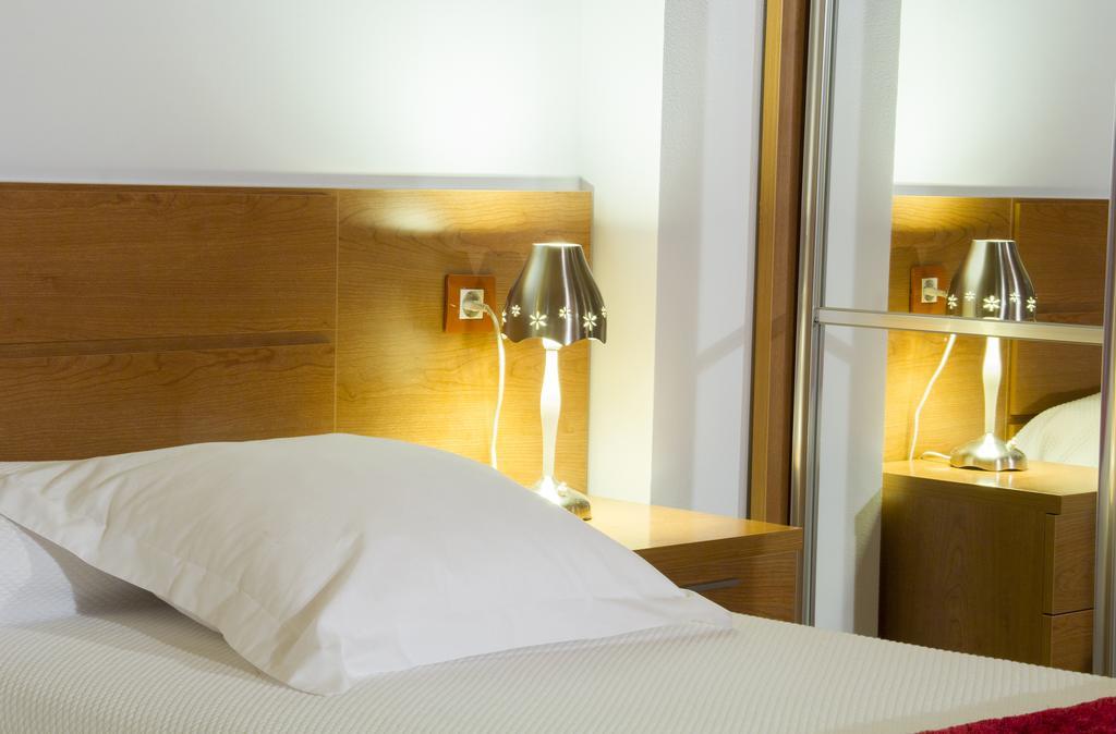 Apartamentos Cean Bermudez Gijón Exteriör bild